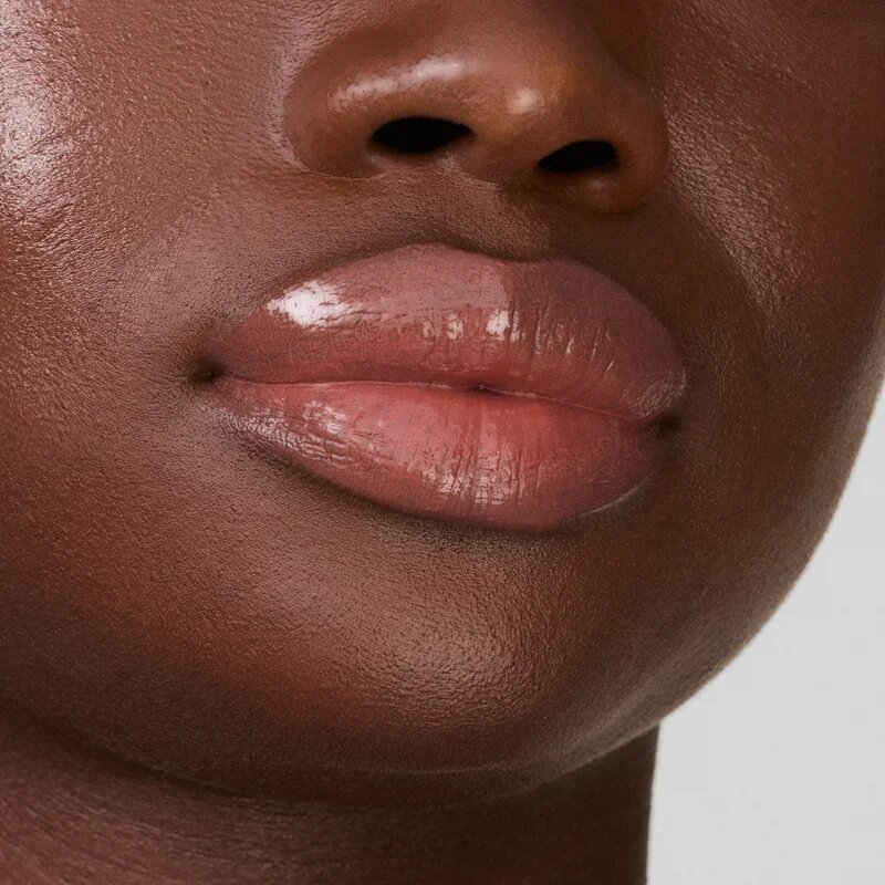 Estée Lauder Pure Color Melt-On Glosstick vysoce pigmentovaný lesk na rty v tyčince odstín Melted Maple 1.8 g