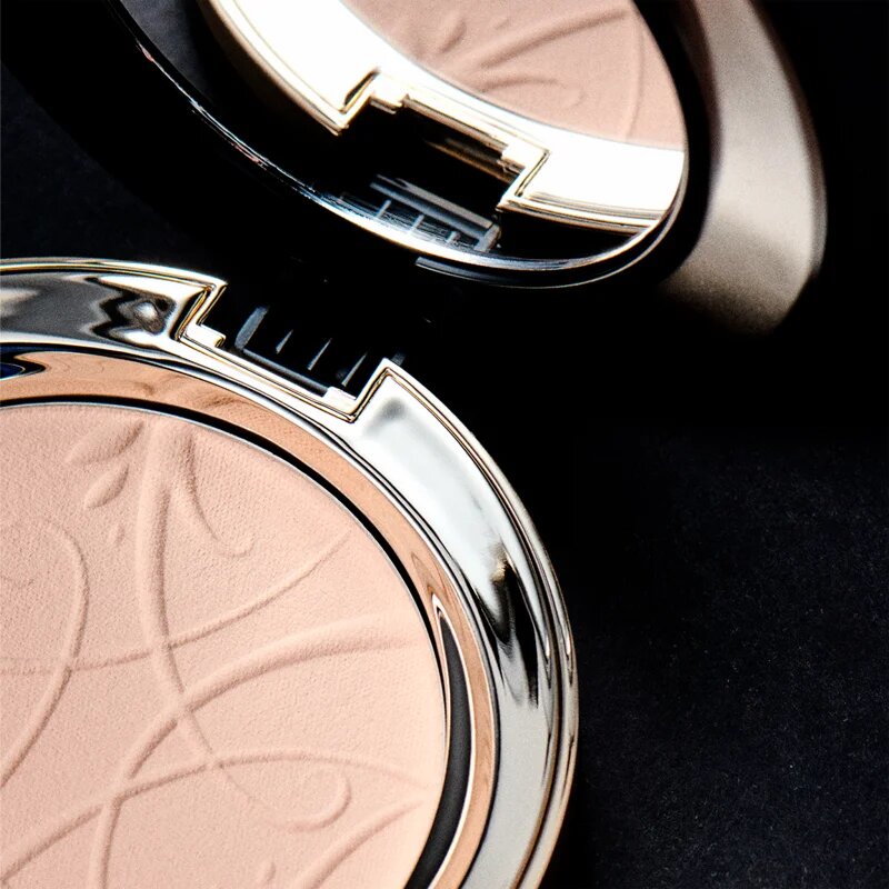 Eveline Cosmetics Celebrities Beauty kompaktní minerální pudr odstín 22 Natural 9 g