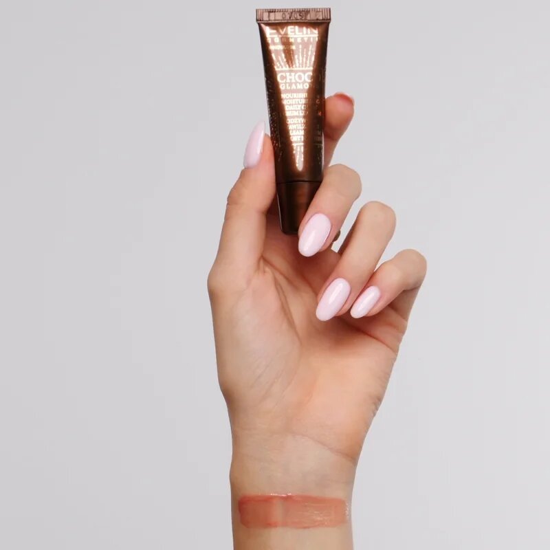 Eveline Cosmetics Choco Glamour vyživující a hydratační balzám na rty 12 ml