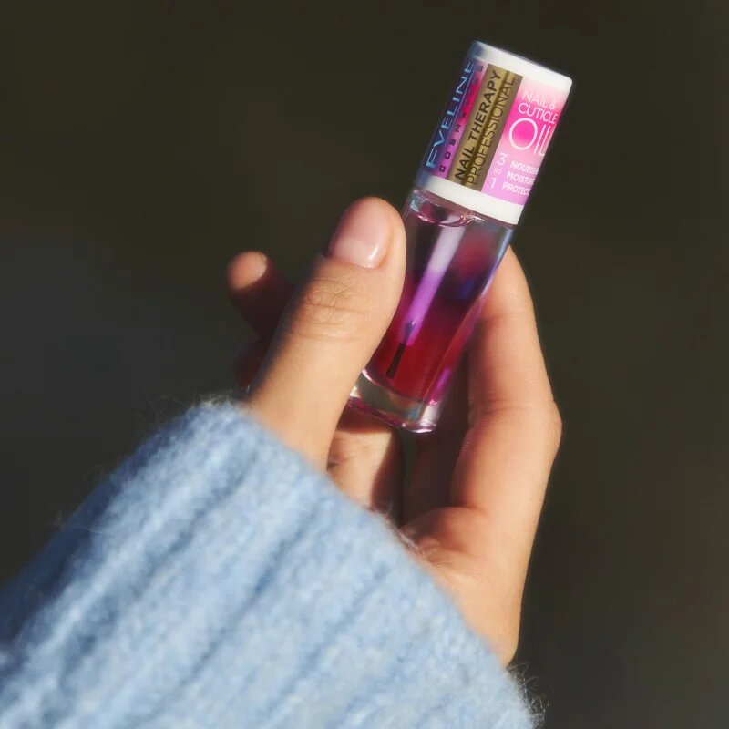 Eveline Cosmetics Nail & Cuticle Oil vyživující olej na nehty 8 ml