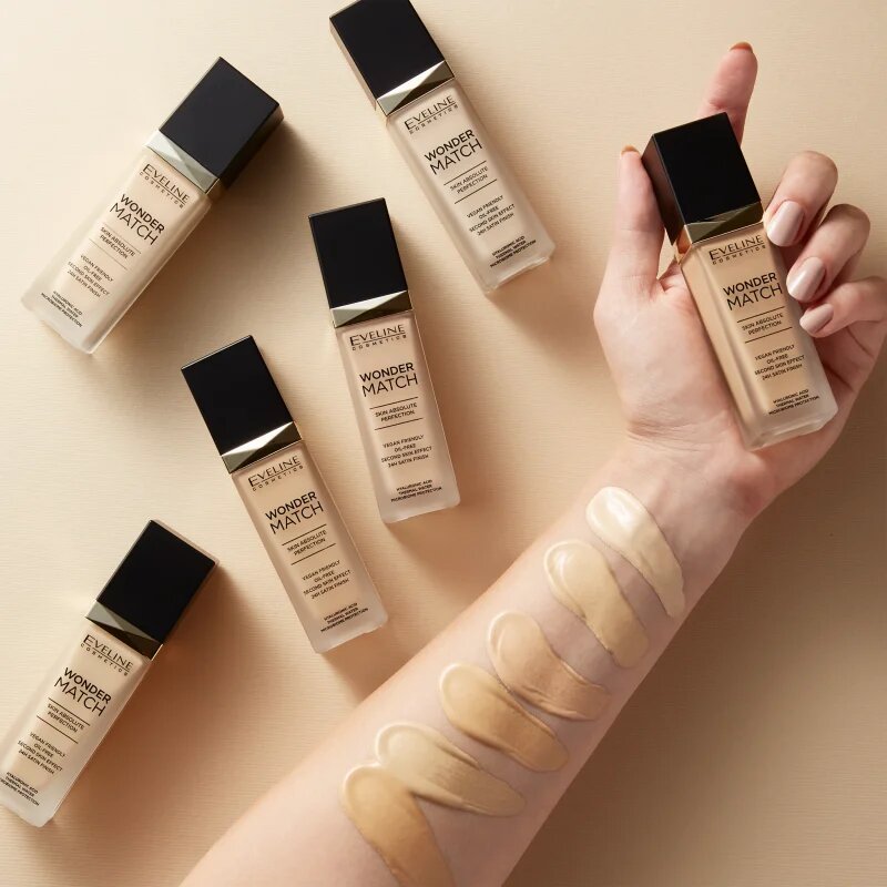 Eveline Cosmetics Wonder Match dlouhotrvající tekutý make-up s kyselinou hyaluronovou odstín 15 Natural 30 ml