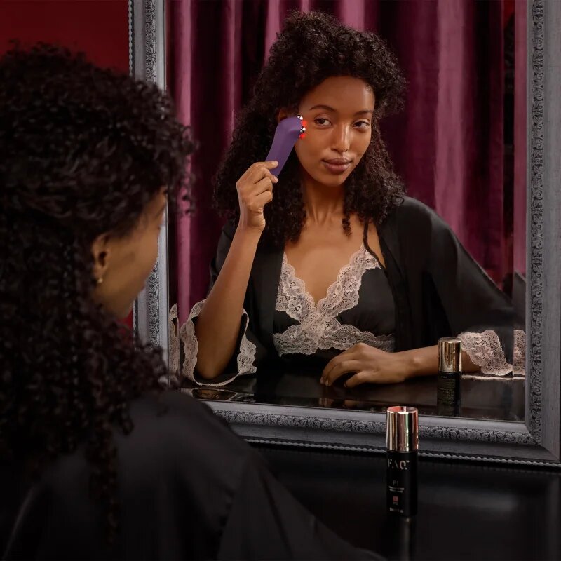 FOREO FAQ™ 401 duální mikroproudové LED tónovací zařízení 1 ks