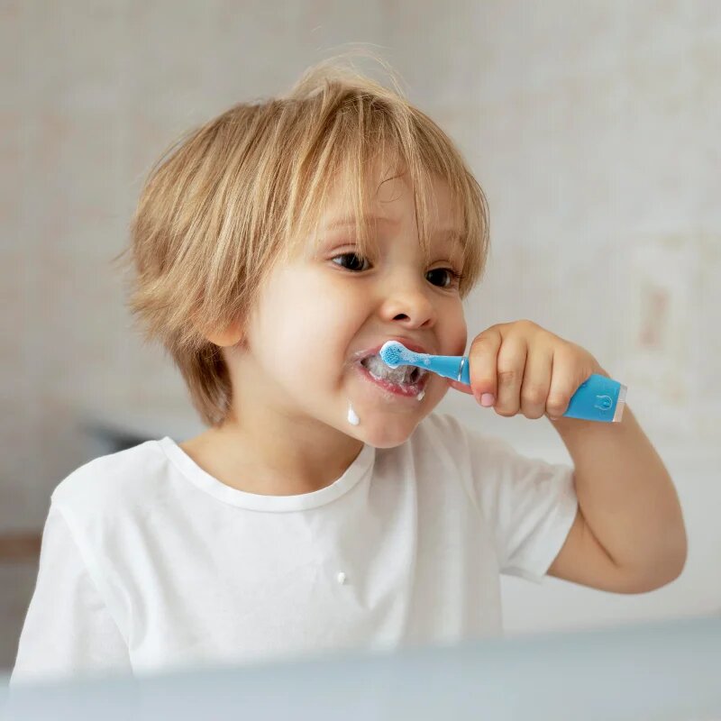 FOREO ISSA™ 4 Baby elektrický zubní kartáček pro děti od narození do 3 let Bubble Blue 1 ks