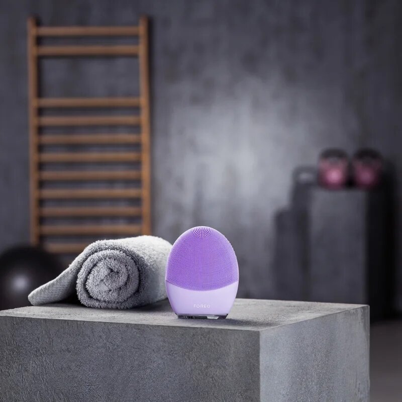 FOREO LUNA™ 3 čisticí sonický přístroj s protivráskovým účinkem citlivá pleť 1 ks