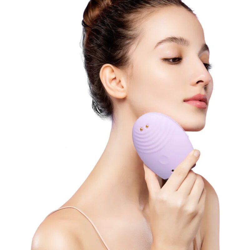 FOREO LUNA™ 3 Plus čisticí sonický přístroj s termo funkcí a zpevňující masáží citlivá pleť 1 ks