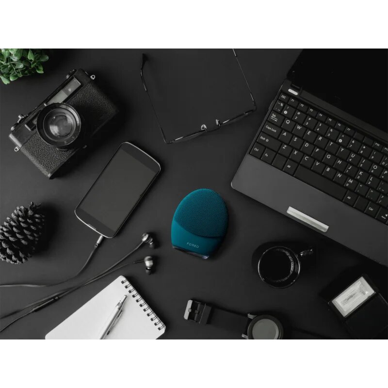 FOREO LUNA™4 Men masážní přístroj na čištění a zpevnění obličeje pro muže 1 ks