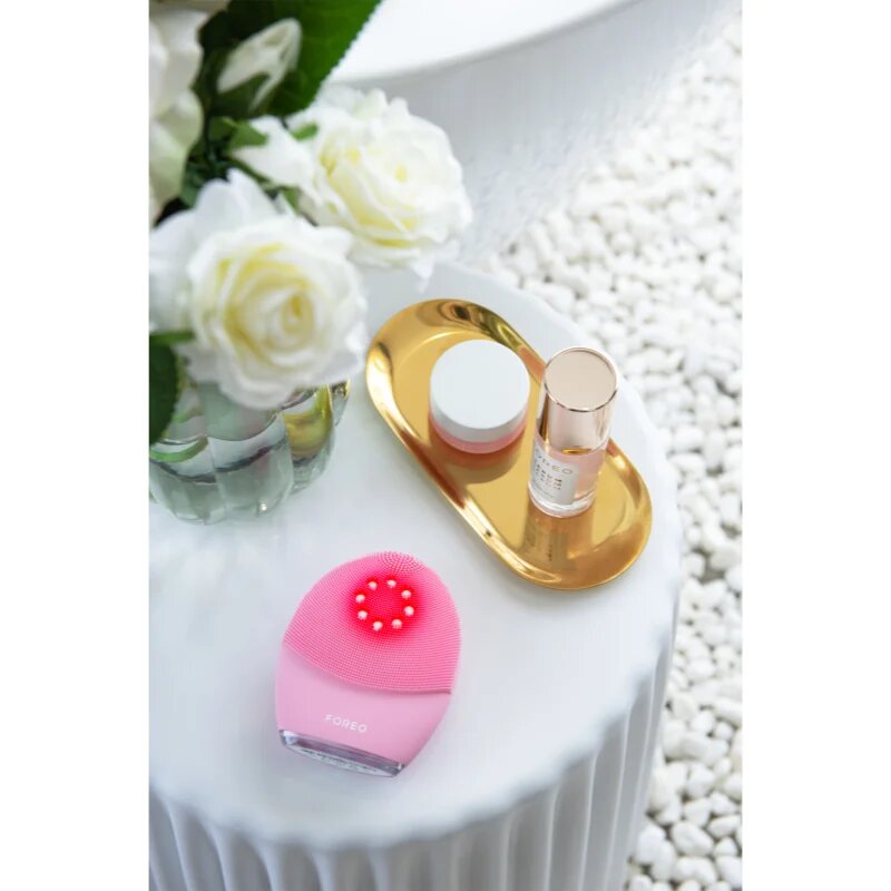FOREO LUNA™4 Plus čisticí sonický přístroj s termo funkcí a zpevňující masáží normální pleť 1 ks