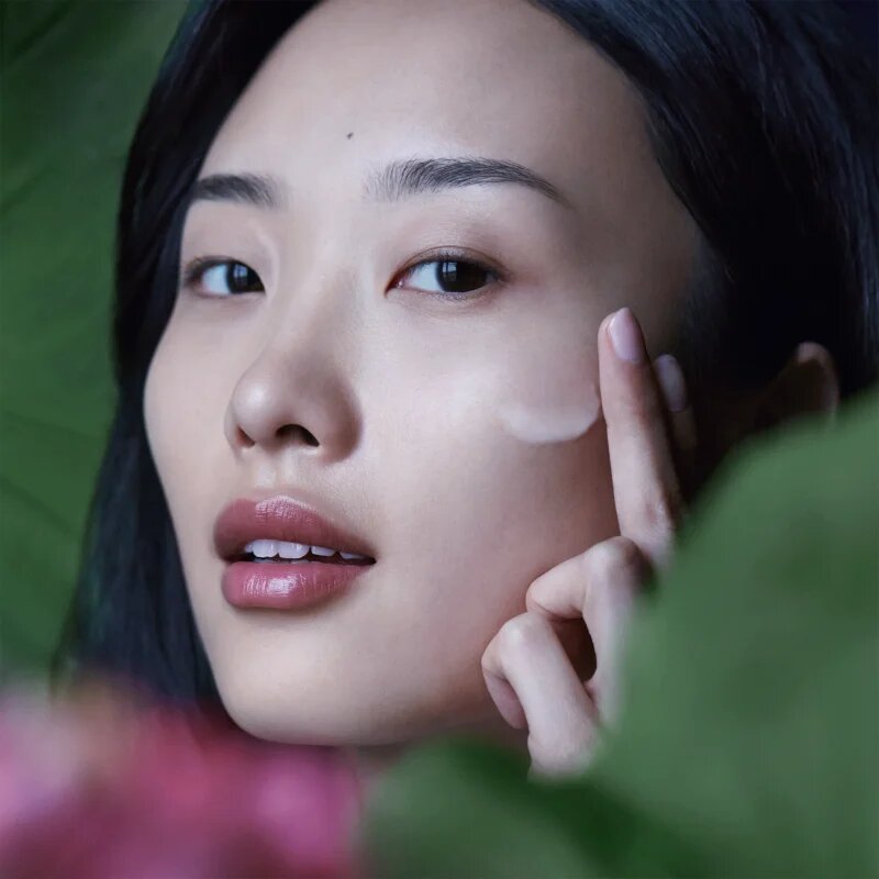 fresh Lotus Youth Preserve Resurfacing Dream Serum noční sérum s AHA kyselinami 30 ml