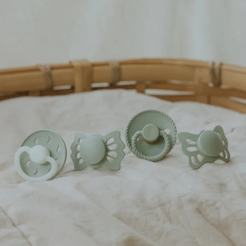 FRIGG Baby's First Pacifier​ Moonlight Sailing dudlík Sage