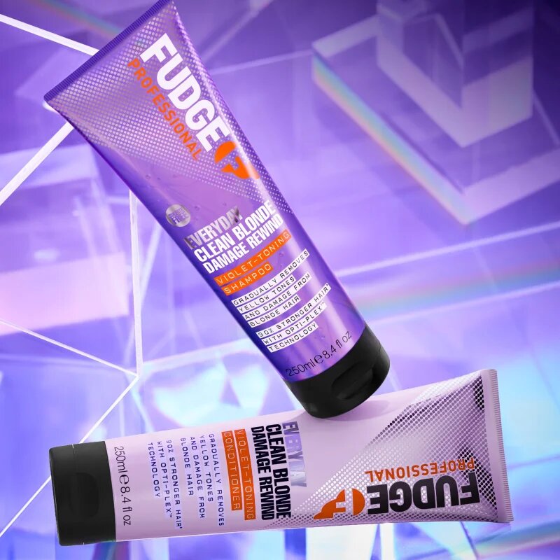 Fudge Everyday Clean Blonde Damage Rewind Shampoo jemný šampon ke každodennímu použití pro blond a melírované vlasy 250 ml