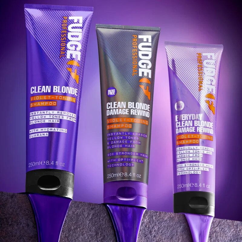 Fudge Everyday Clean Blonde Damage Rewind Shampoo jemný šampon ke každodennímu použití pro blond a melírované vlasy 250 ml