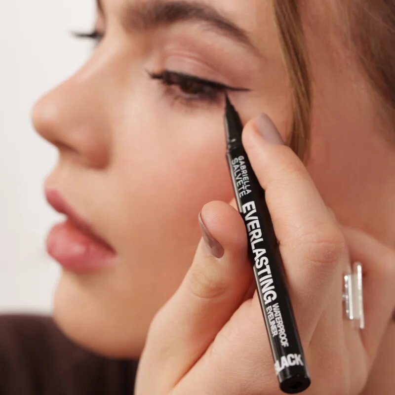 Gabriella Salvete Everlasting voděodolné oční linky v peru odstín Black 06 ml