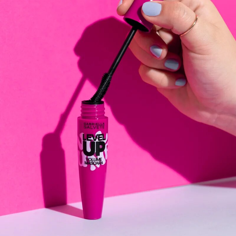Gabriella Salvete Level Up Volume Mascara řasenka pro objem a natočení řas odstín Black 9 ml