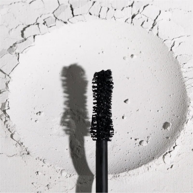 Gabriella Salvete Over The Moon 24H Volume & Curl dlouhotrvající řasenka pro objem s diamantovým práškem odstín Black 9.5 ml