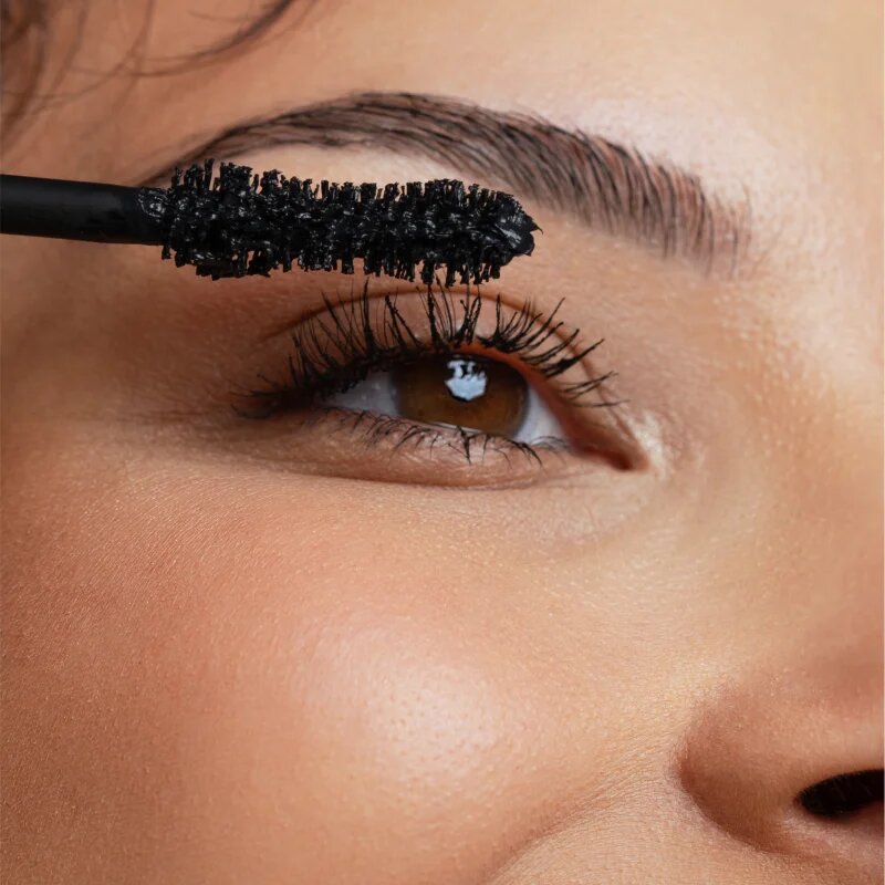 Gabriella Salvete Over The Moon 24H Volume & Curl dlouhotrvající řasenka pro objem s diamantovým práškem odstín Black 9.5 ml