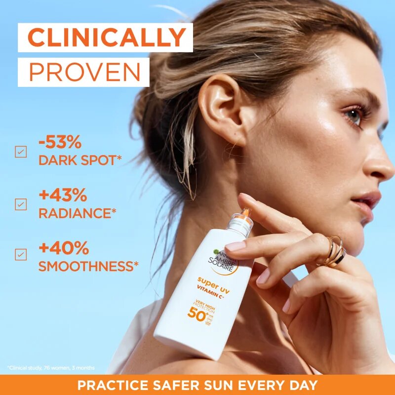 Garnier Ambre Solaire Super UV Vitamin C lehký ochranný fluid proti tmavým skvrnám SPF 50+ 40 ml