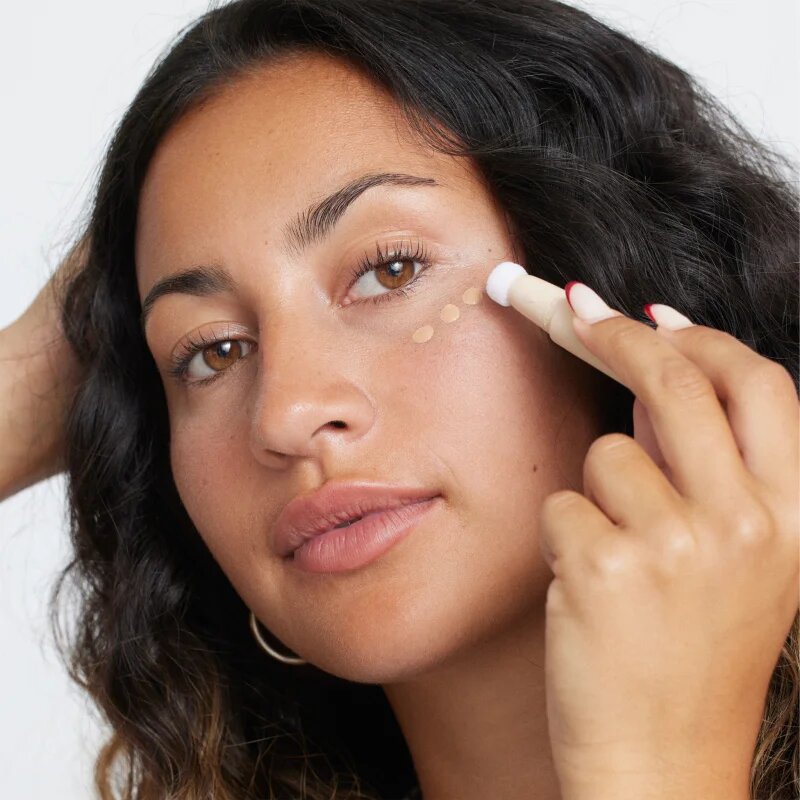 GOSH COPENHAGEN Bright'n Conceal rozjasňující korektor proti kruhům pod očima odstín Adjusting Skin 12 ml