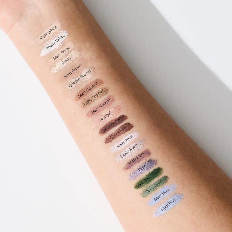 GOSH COPENHAGEN Forever Mineral Matte dlouhotrvající oční stíny v tužce odstín 012 Matt Beige 1.4 g