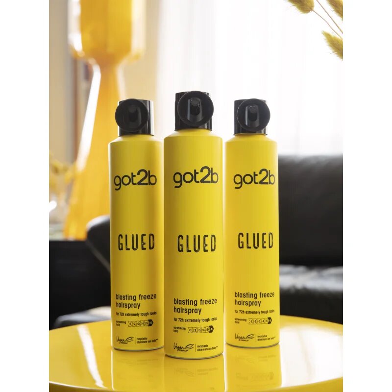 got2b Glued Blasting Freeze Hairspray lak na vlasy s extra silnou fixací 300 ml