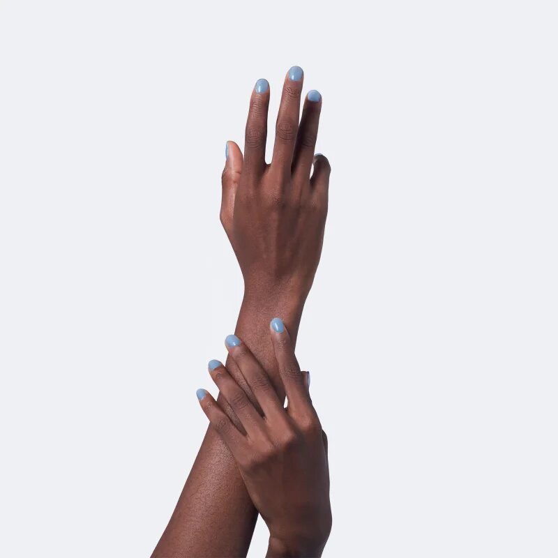 Gucci Beauty Vernis à Ongles lak na nehty odstín 716 Lucy Baby Blue 10 ml
