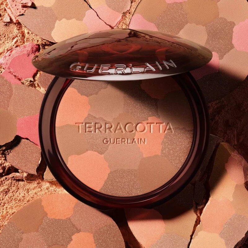GUERLAIN Terracotta Light bronzující rozjasňující pudr plnitelný odstín 01 Light Warm 10 g