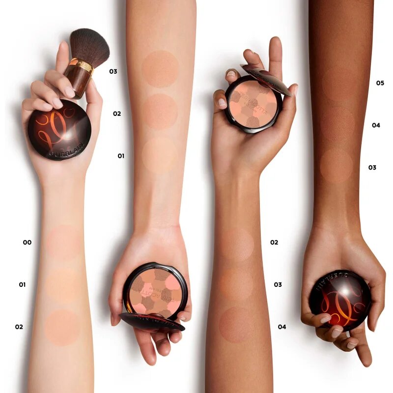 GUERLAIN Terracotta Light bronzující rozjasňující pudr plnitelný odstín 01 Light Warm 10 g