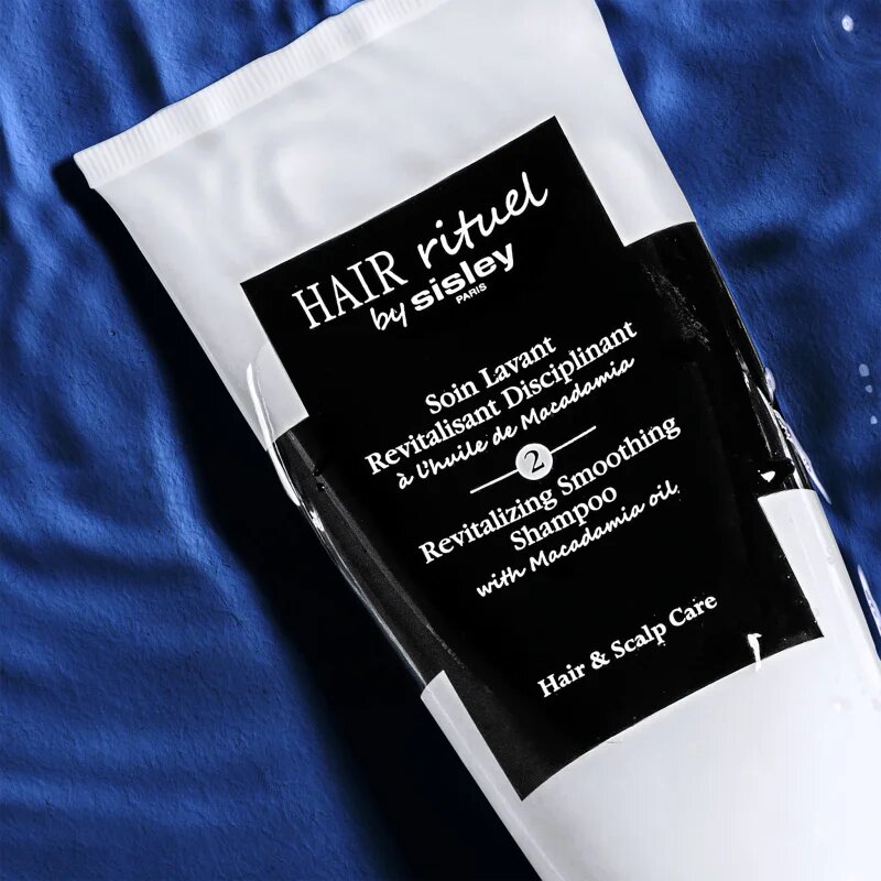 Hair Rituel by Sisley Revitalizing Smoothing Shampoo with Macadamia oil uhlazující šampon pro všechny typy vlasů 200 ml