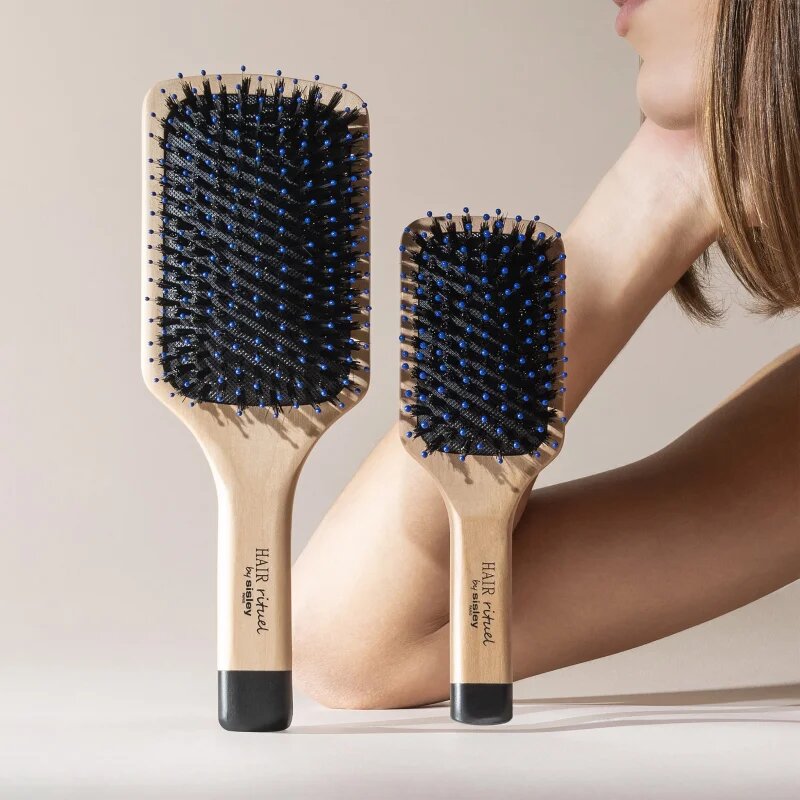 Hair Rituel by Sisley The Pocket Brush Radiance & Softness kartáč pro lesk a hebkost vlasů 1 ks