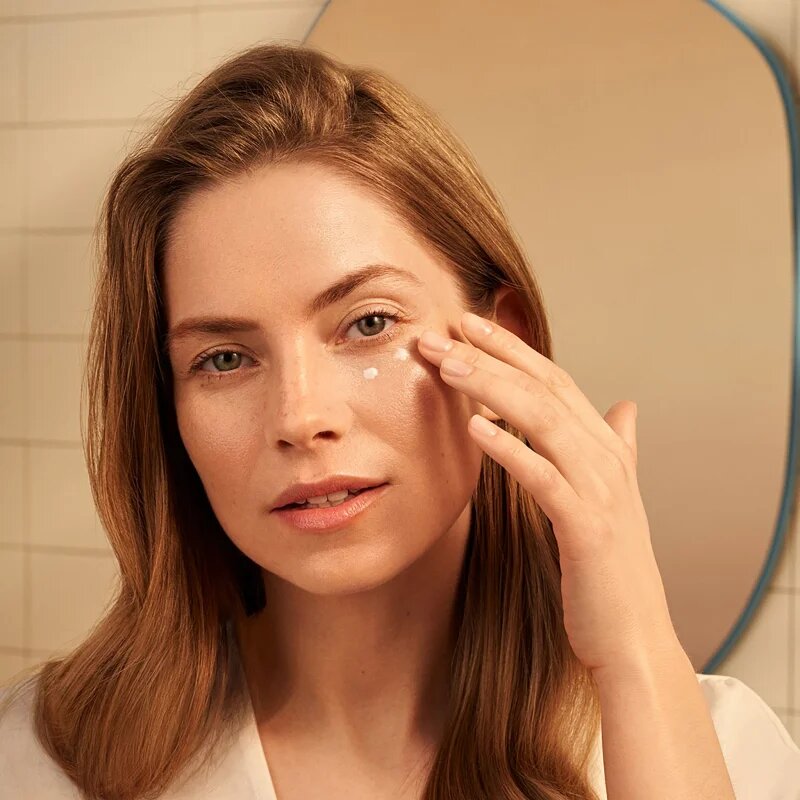 Health Labs Care Glow On Brightening eye cream rozjasňující oční krém 15 ml