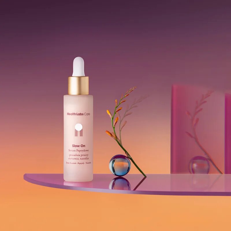 Health Labs Care Slow On vyhlazující sérum pro hydrataci a rozjasnění pleti s peptidy 30 ml