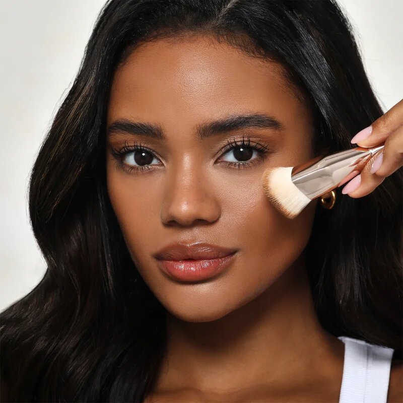 ICONIC London Complexion Brush štětec na krémový a tekutý make-up 1 ks