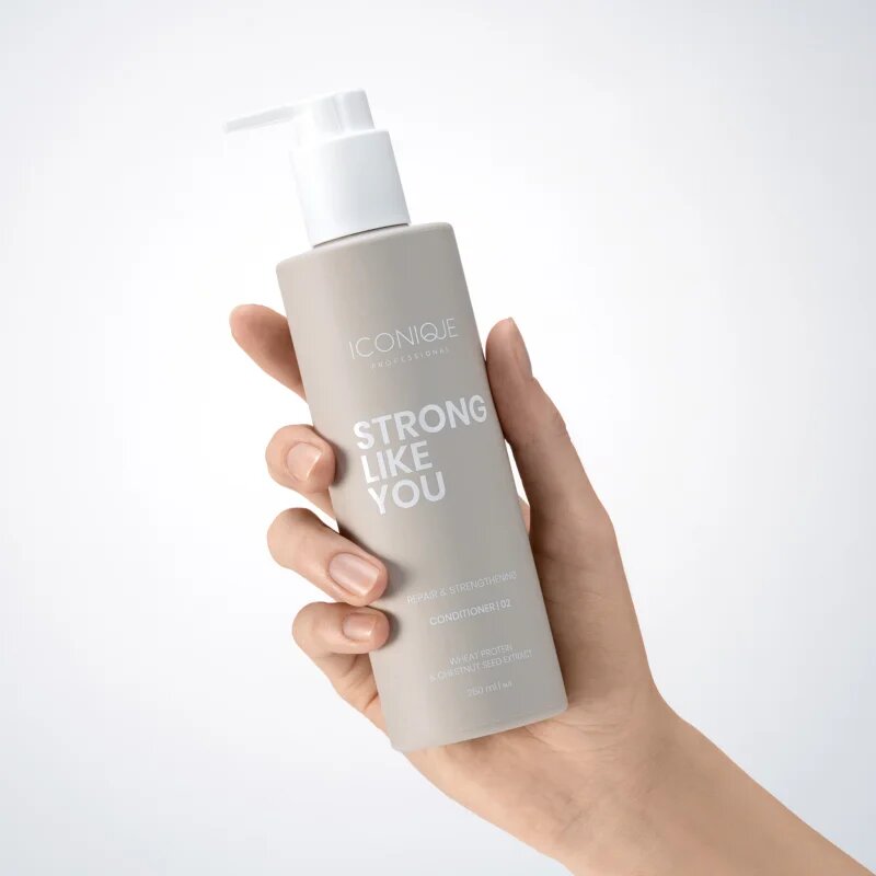 ICONIQUE Professional STRONG LIKE YOU Repair & Strengthening posilující kondicionér pro poškozené vlasy 250 ml