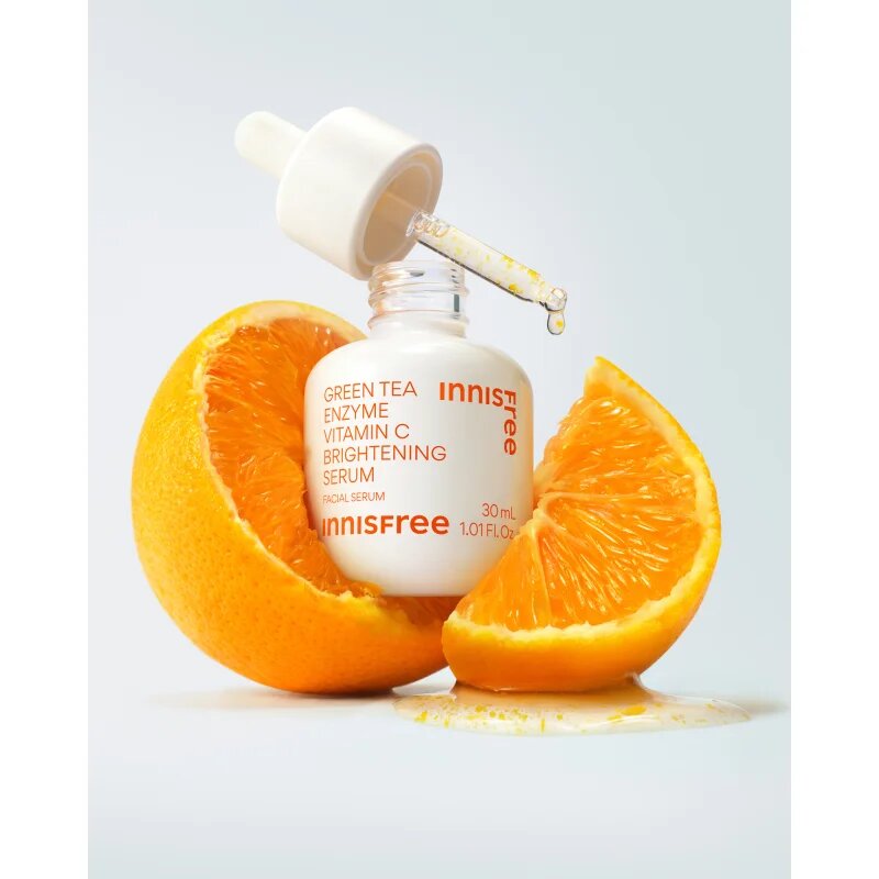 innisfree Green Tea Enzyme Vitamin C Brightening Serum rozjasňující sérum s vitaminem C pro sjednocení barevného tónu pleti 30 ml