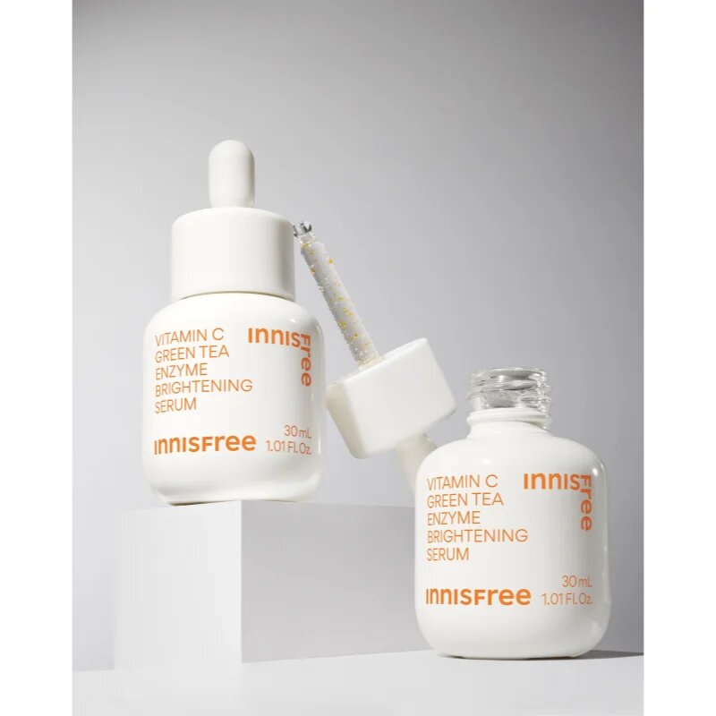 innisfree Green Tea Enzyme Vitamin C Brightening Serum rozjasňující sérum s vitaminem C pro sjednocení barevného tónu pleti 30 ml