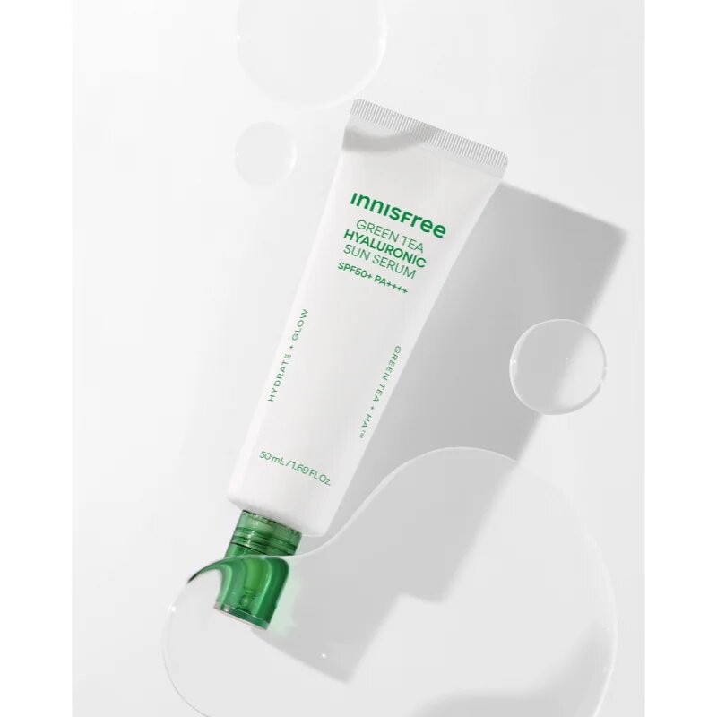 innisfree Green Tea Hyaluronic Sun Serum hydratační ochranný fluid se zklidňujícím účinkem SPF 50+ 50 ml