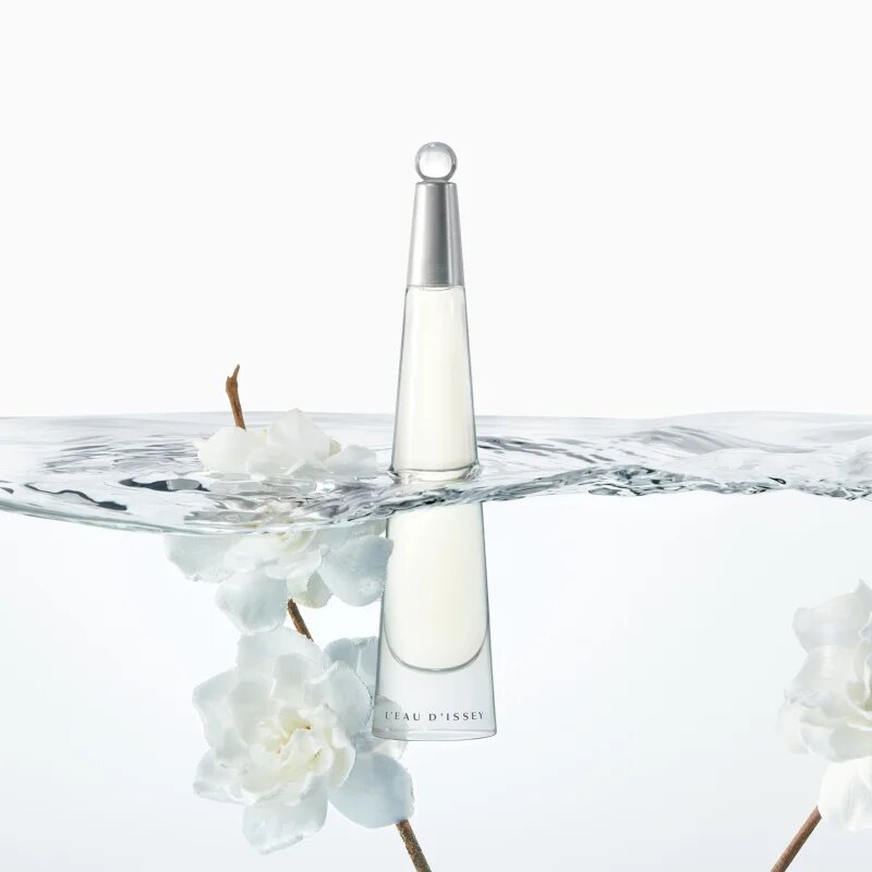 Issey Miyake L'Eau d'Issey parfémovaná voda pro ženy 25 ml