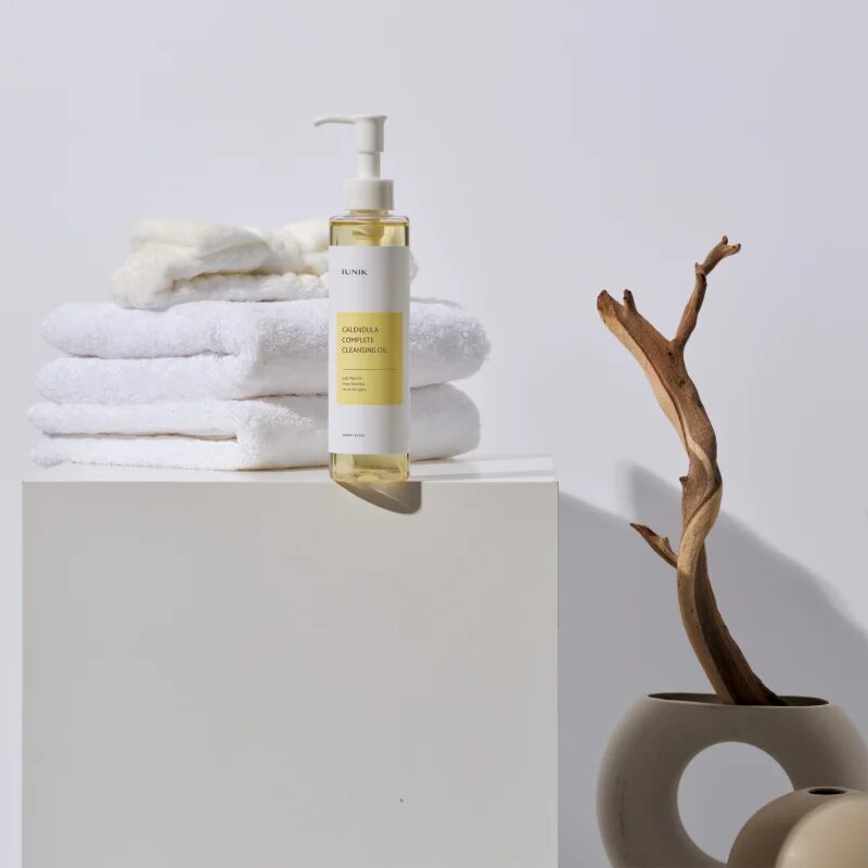 iUnik Calendula Complete Cleansing Oil čisticí a odličovací olej pro citlivou pleť 200 ml