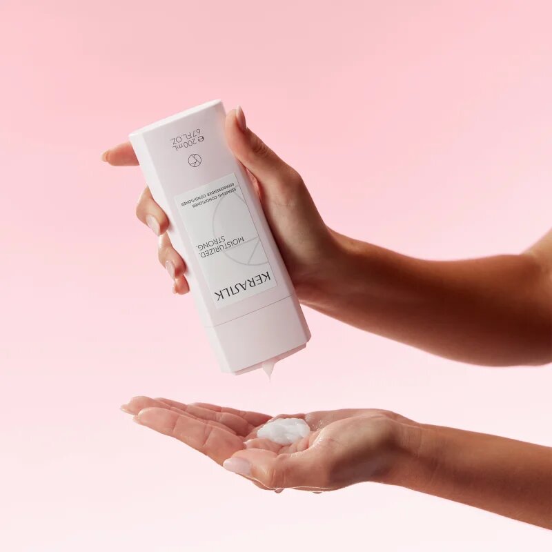 KERASILK Essentials Repairing Conditioner hydratační kondicionér pro suché a poškozené vlasy 200 ml