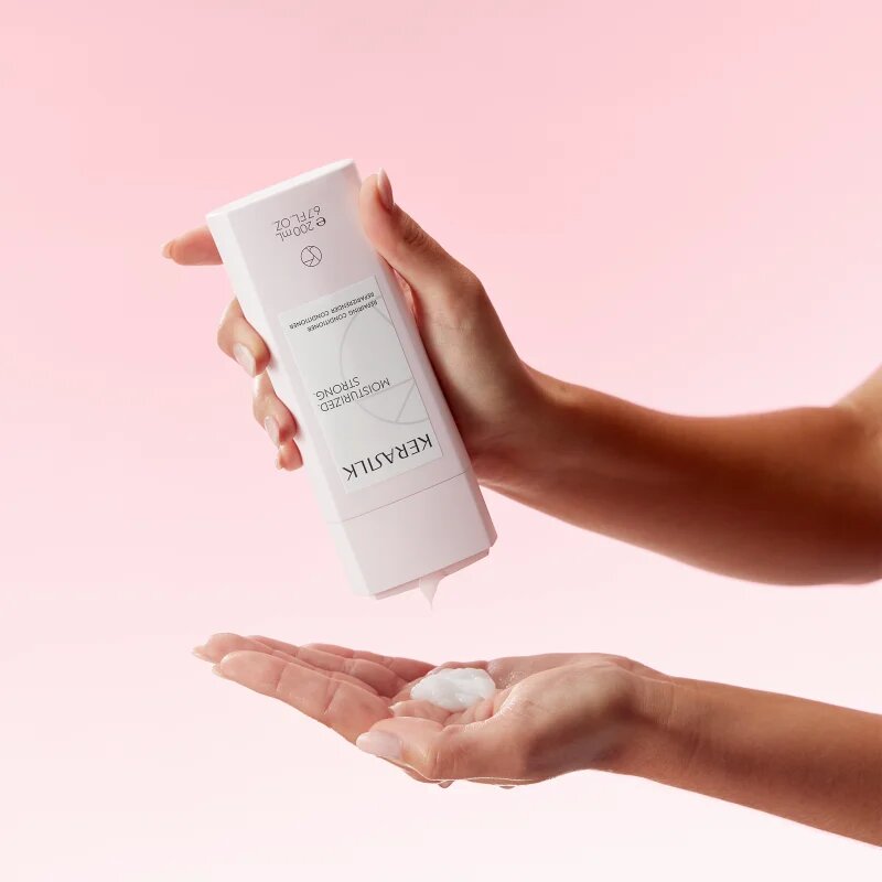 KERASILK Essentials Repairing Conditioner hydratační kondicionér pro suché a poškozené vlasy 750 ml