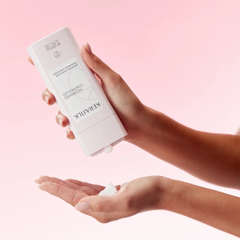 KERASILK Essentials Smoothing Conditioner vyhlazující kondicionér s vyživujícím účinkem 750 ml