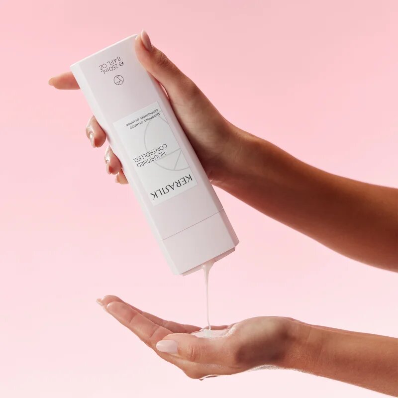 KERASILK Essentials Smoothing Shampoo šampon pro hrubé a nepoddajné vlasy 250 ml
