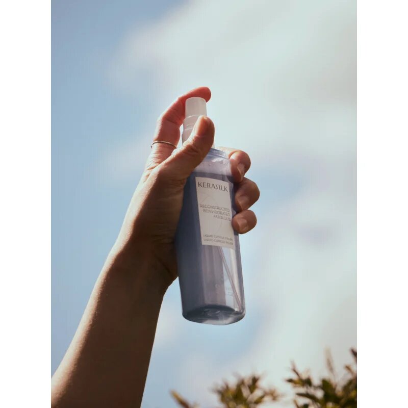 KERASILK Specialists Liquid Cuticle Filler obnovující sprej pro všechny typy vlasů 50 ml