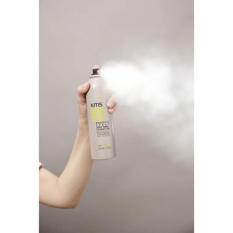 KMS Hair Play Makeover Spray sprej na vlasy pro osvěžení 250 ml