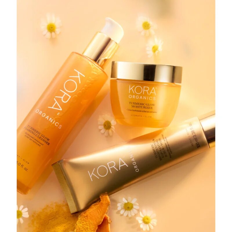 Kora Organics Turmeric Brightening & Exfoliating Scrub + Mask peeling a maska 100 ml