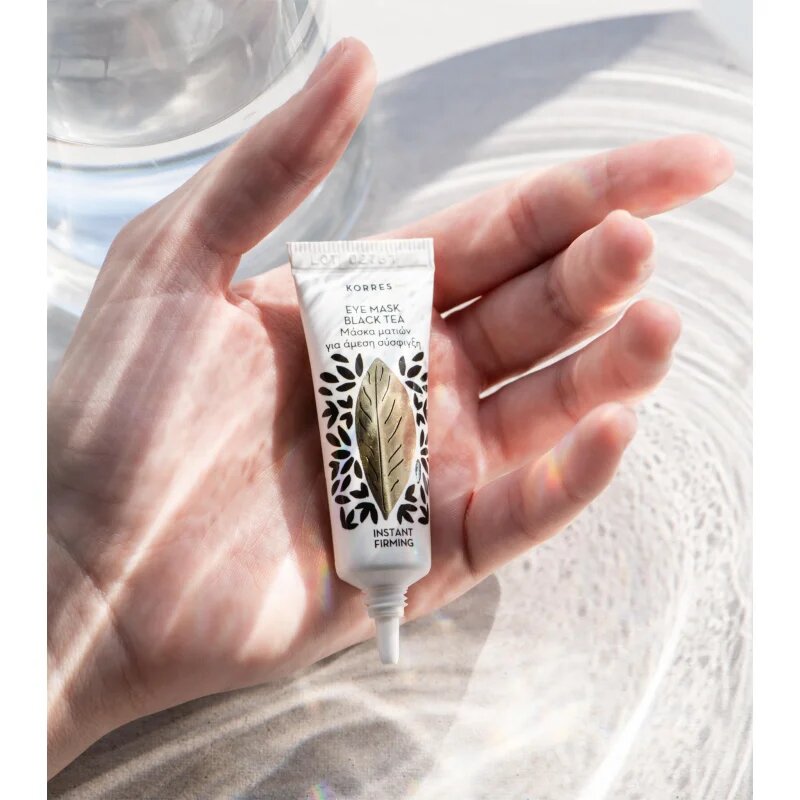 Korres Black Tea zpevňující maska na oční okolí 6 ml