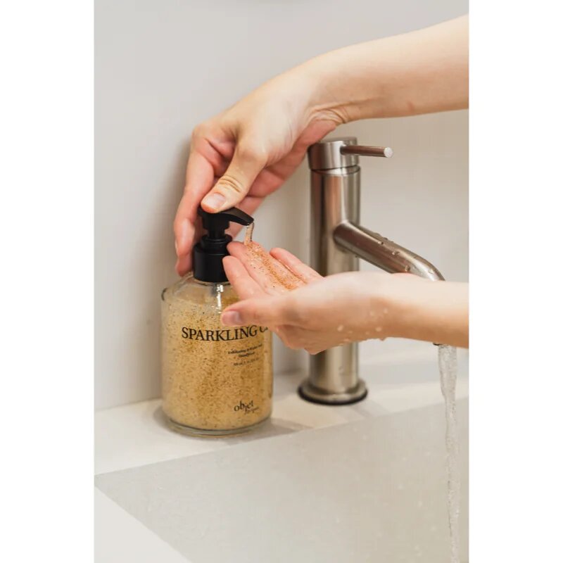 KUNDAL Objet Exfoliating & Waterfull Hand Wash pečující tekuté mýdlo na ruce s exfoliačním účinkem s vůní Sparkling Citrus 380 ml