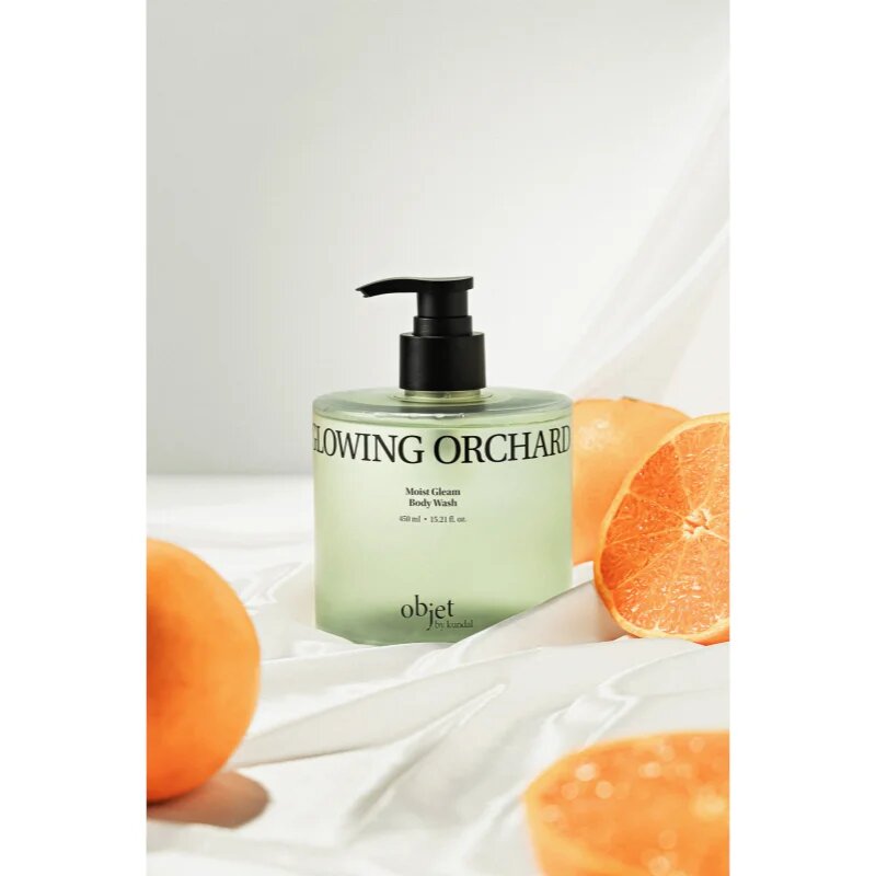 KUNDAL Objet Moist Gleam Body Wash parfémovaný sprchový gel pro intenzivní hydrataci s vůní Glowing Orchard 450 ml