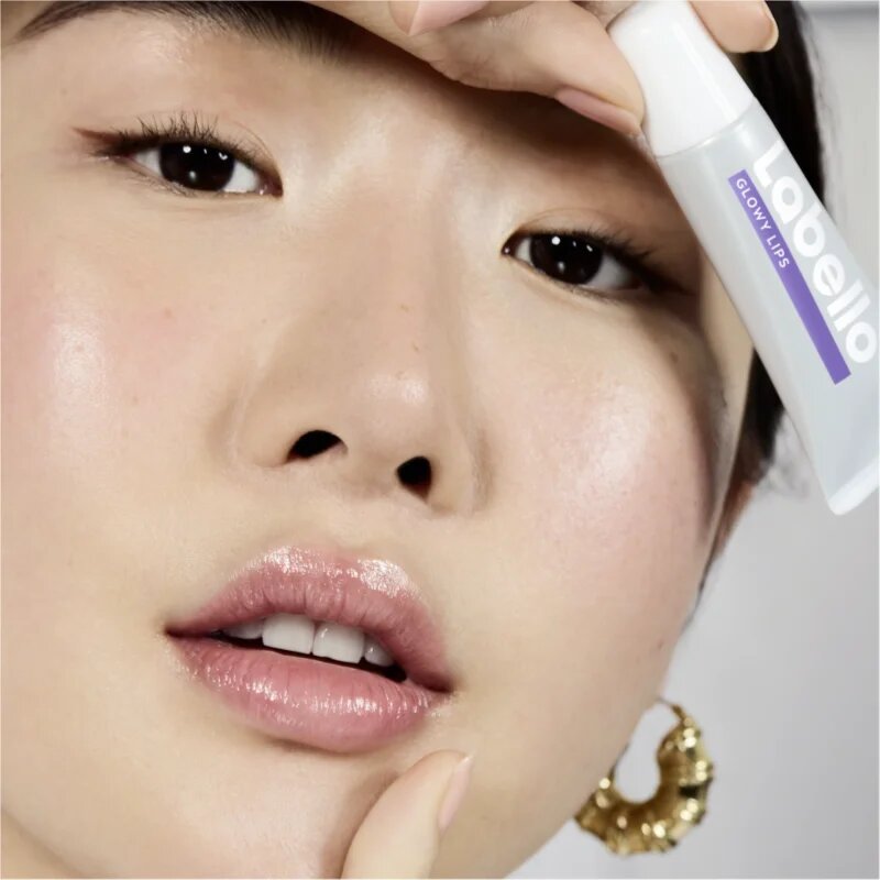 Labello Glowy Lips hydratační balzám na rty s kyselinou hyaluronovou 10 ml