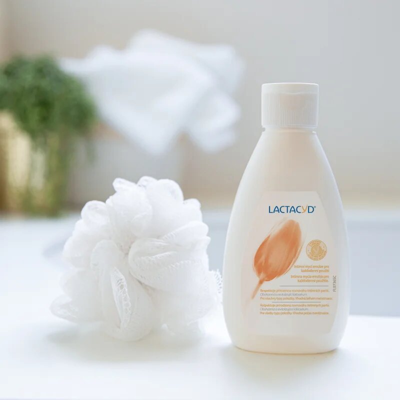 Lactacyd Femina zklidňující emulze pro intimní hygienu 400 ml