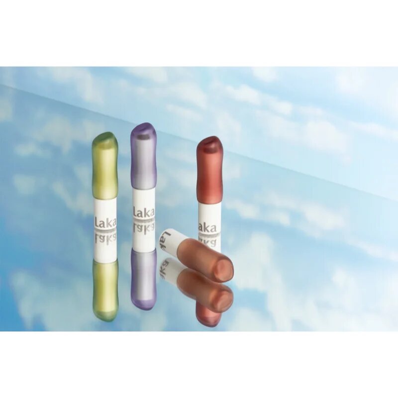 Laka Soul Vegan Lip Balm balzám na rty pro hydrataci a lesk odstín Berry 3.9 g
